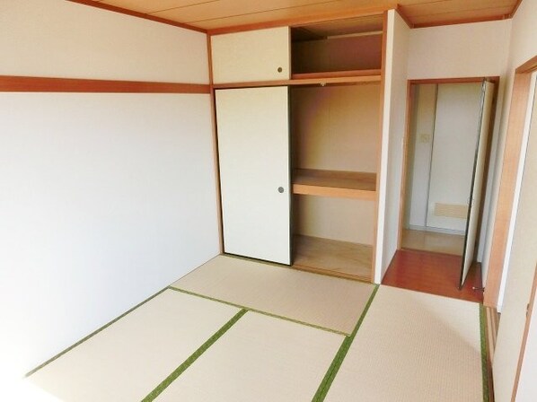 メゾンコムラの物件内観写真